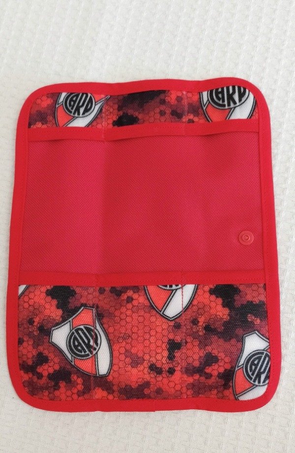 Producto - PORTA CUBIERTOS RIVER CON ROJO - 4