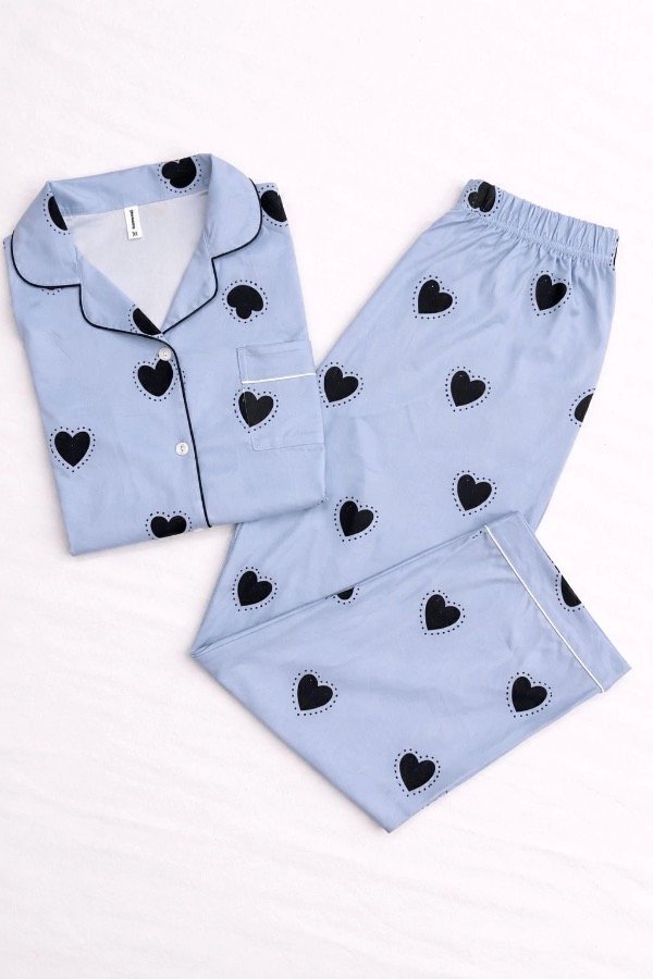 Producto - Pijama camisero celeste corazón negro