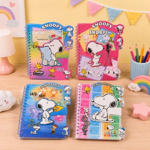Producto - Cuaderno A5 con Divisiones y Hojas con Diseño Cierre Abrojo Snoopy W