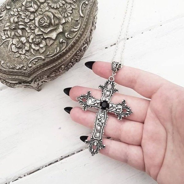 Producto - Collar Cruz Bloody Negro