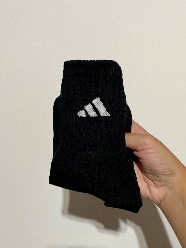 Tenis adulto Adidas negra logo chiquito