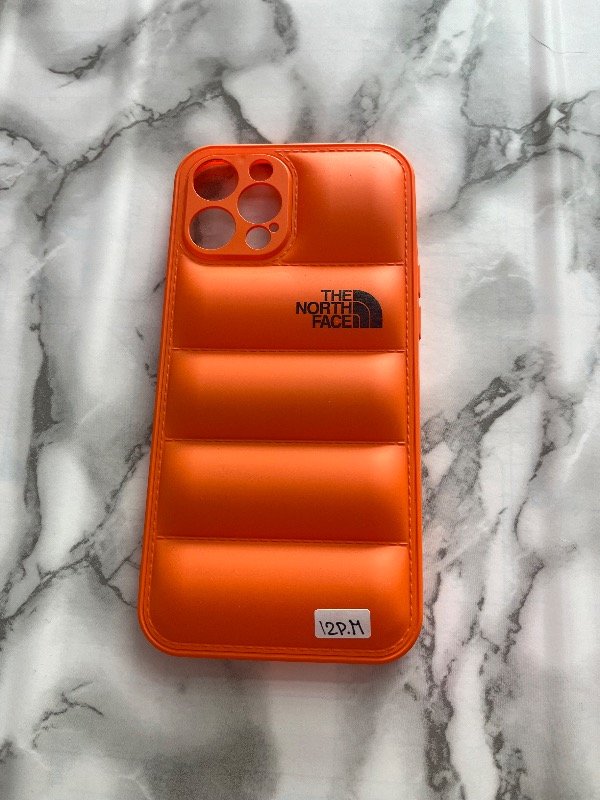 Producto - Funda puffer the north face ip 12 pro max