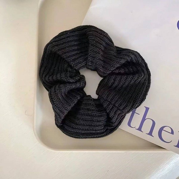 Producto - SCRUNCHIE NEGRA TEJIDA