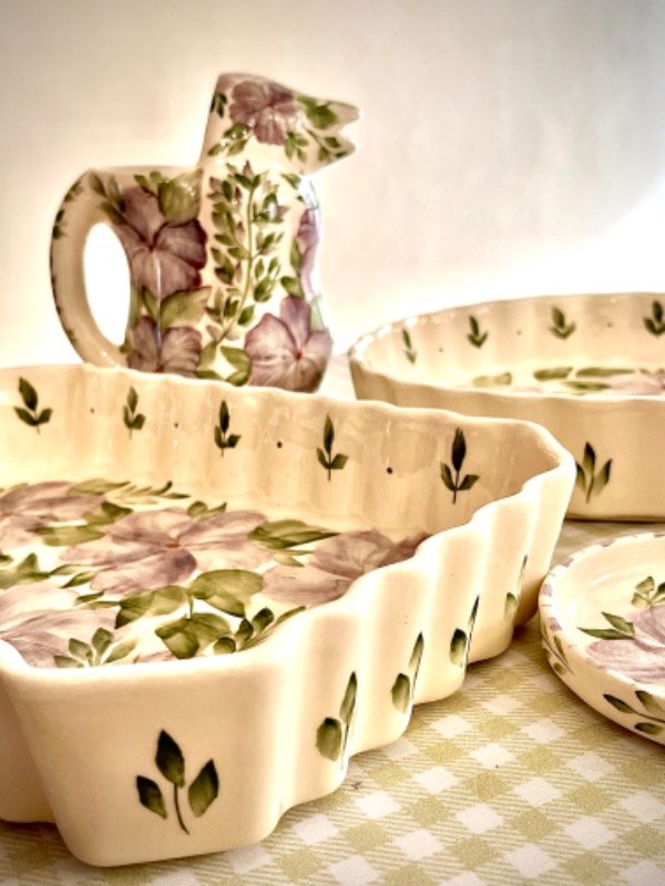 Producto - Bandeja RECTANGULAR c borde ondulado VIOLETA/VERDE