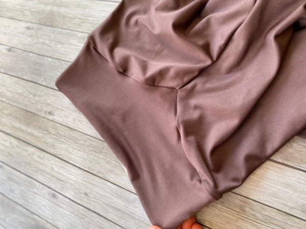 Calza corta de color mocca — imagen 4