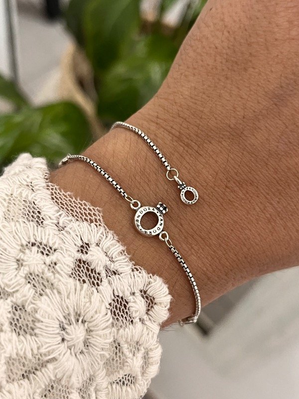 Producto - Pulsera Pandora doble dije y cubic , ajustable con 23.5cm de largo