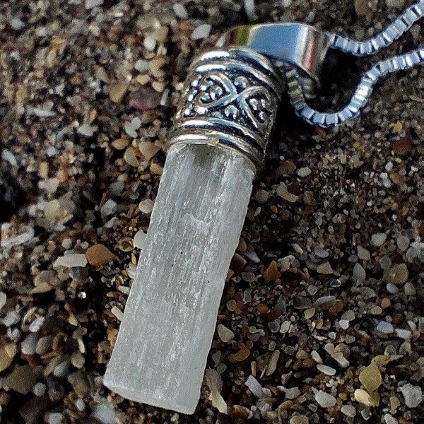 Producto - Selenita con calota labrada