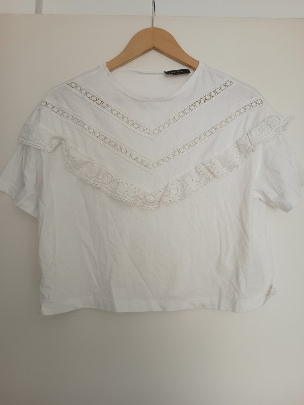 Producto - Remera blanca volados Heidi Clair