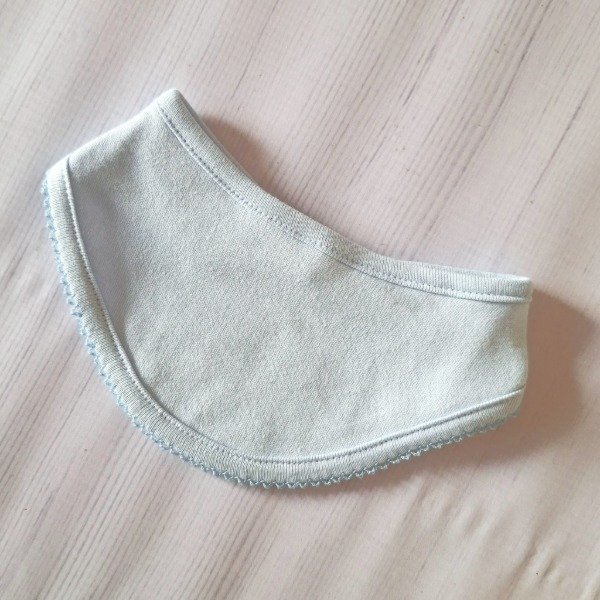 Producto - Babero Bandana Picot Celeste