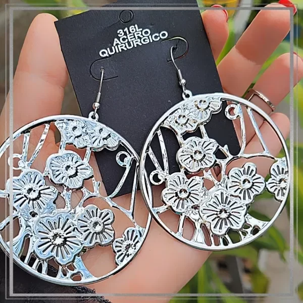 Producto - Aros colgantes grandes circulo con flores
