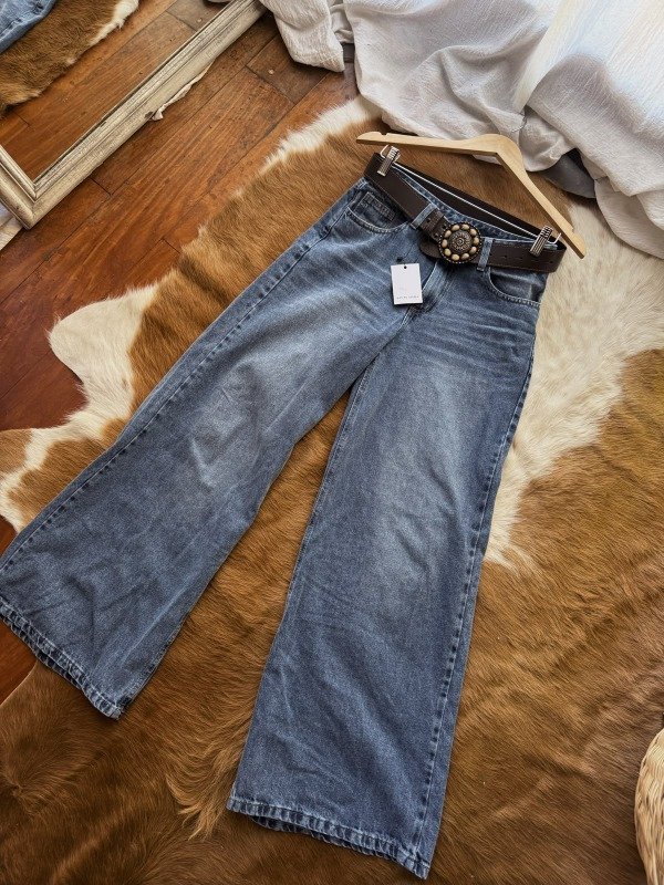 Producto - Jean wide leg tiro medio celeste