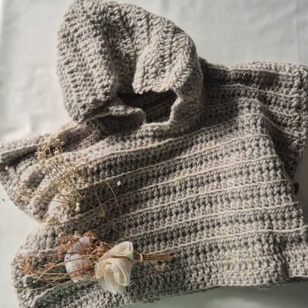 Producto - Poncho con capucha visón