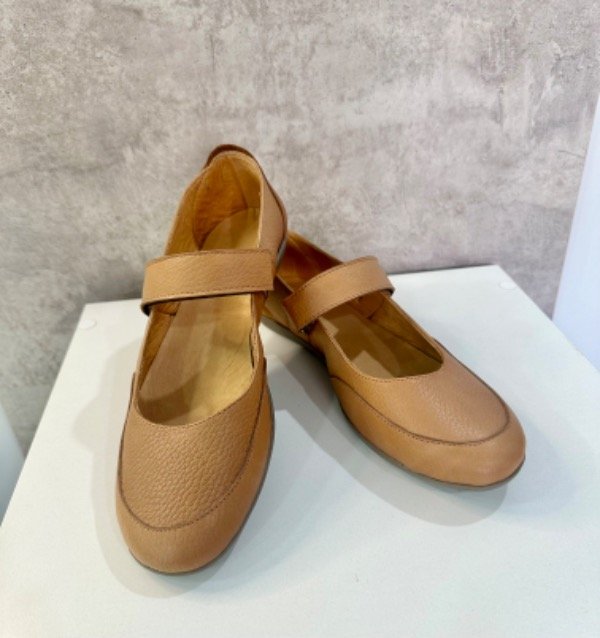 Producto - Guillermina color suela