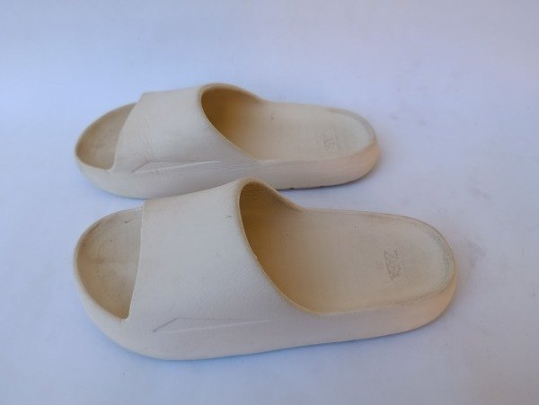 Producto - CHINELA GOMON MARCA ZARA TALLE 33