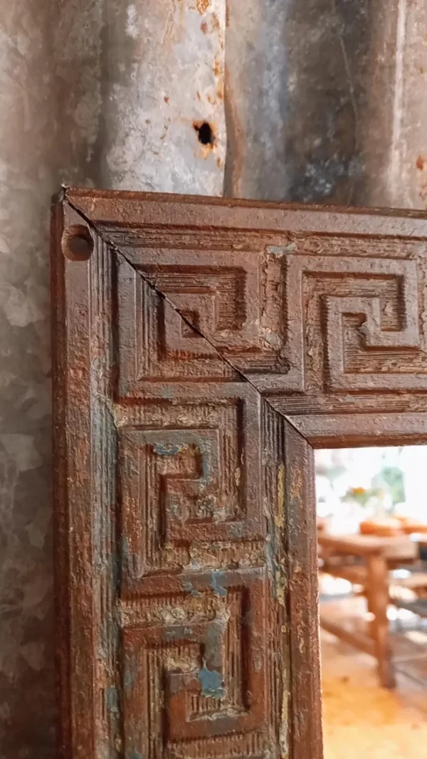 Producto - espejo con moldura antigua de hierro - 4