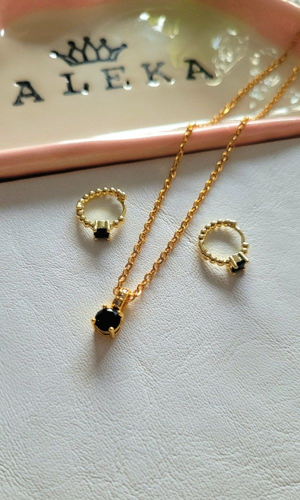 Producto - Conjunto dije y aros cubic redondo negro con strass de acero dorado - 2