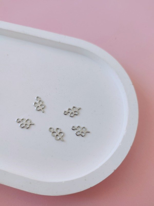 Producto - Dije Trebol Mini / Acero Quirúrgico / 5 Unidades