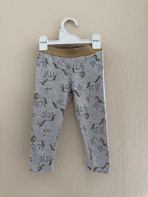 Producto - Calza CARTERS 12 meses maf06