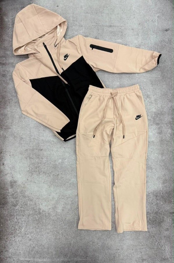 Producto - Conjunto Nike Tech dama con piel - 3