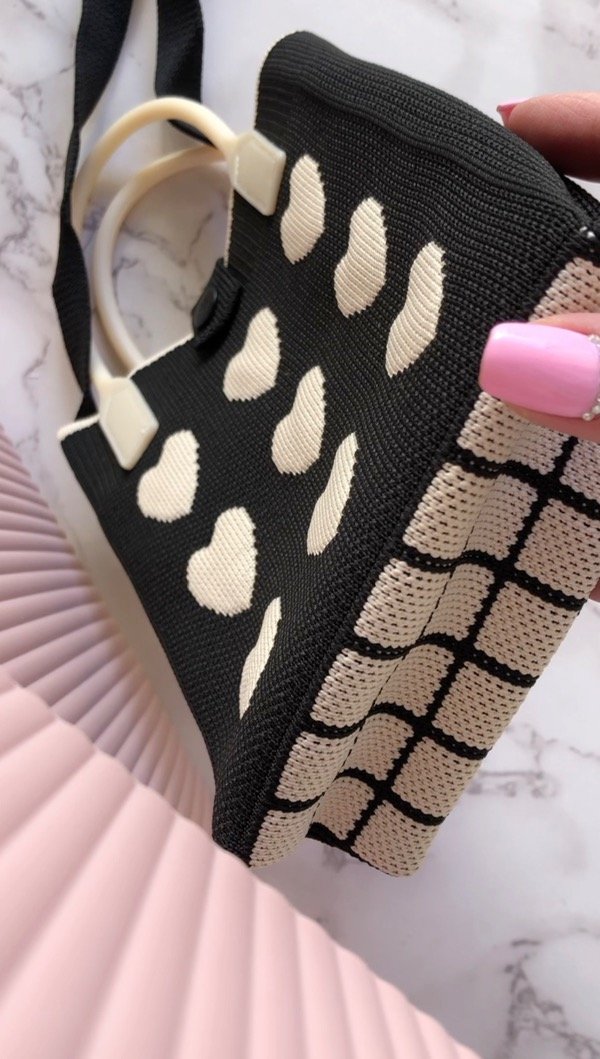 Producto - Bolsita tejida con correa