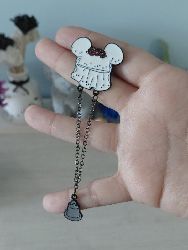 Producto - Pin metalizado - Minnie novia con colgante #1103