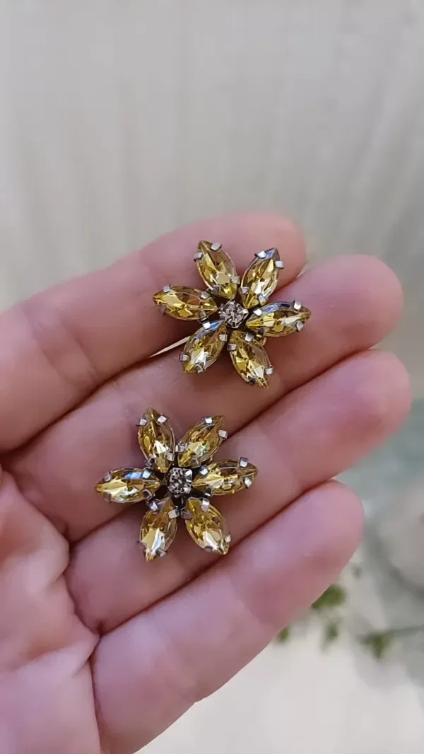 Producto - Aros florcita camel