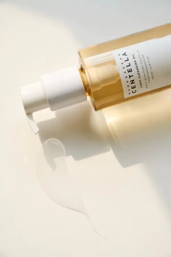 Producto - SKIN1004 Madagascar Centella Light Cleansing Oil 200ml - 1