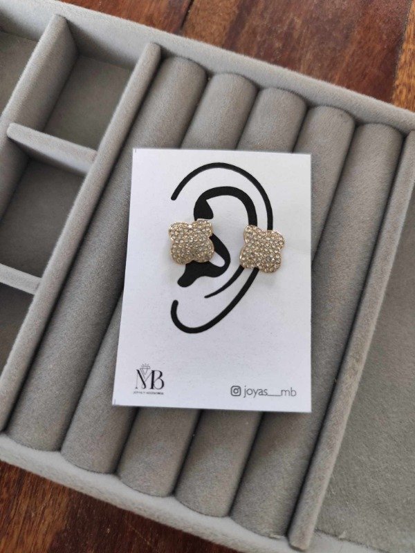Producto - Aros tipo flor strass. Acero dorado.