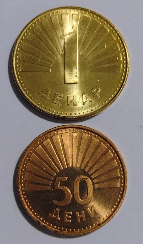 Producto - Macedonia lote de 2 monedas: 50 deni 1993 y 1 denar 2016 - 1
