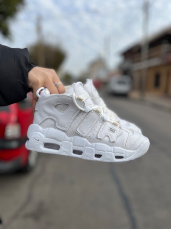 Producto - NIKE UPTEMPO WHITE