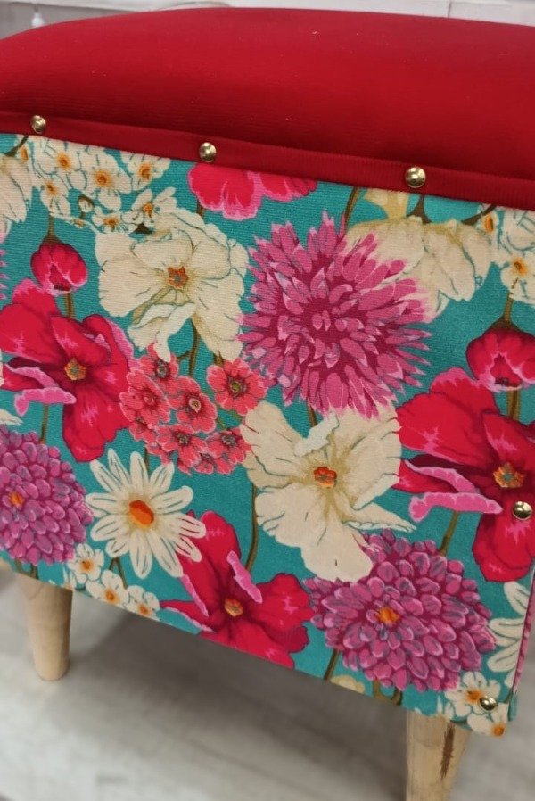 Producto - Sillóncitos Puff / Cuadrado / Flores / Rojo fuego