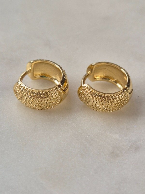 Producto - Argolla dorada 12mm puntitos