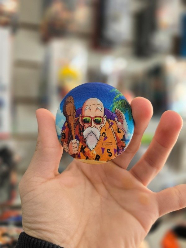Producto - Pin Maestro Roshi holográfico