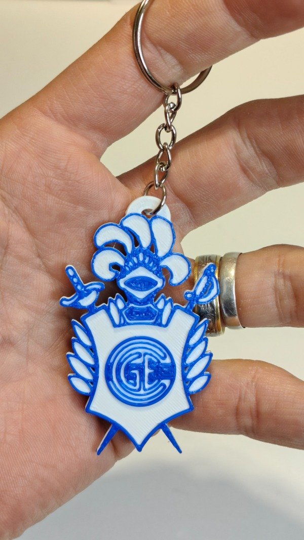 Producto - LLAVERO ESCUDO CLUB GIMNASIA Y ESGRIMA LA PLATA CON ESPADAS - 1