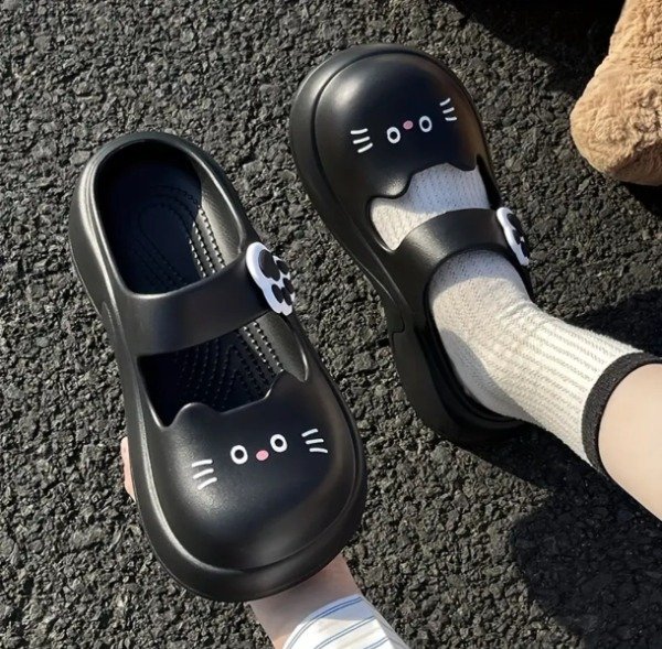 Producto - Zapatillas de Goma de Gatito