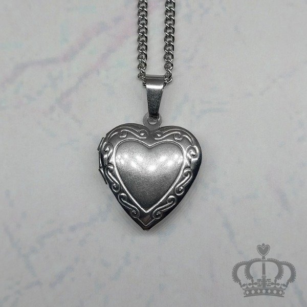Producto - Collar Relicario chico "Corazón Arabescos" (acero quirúrgico)