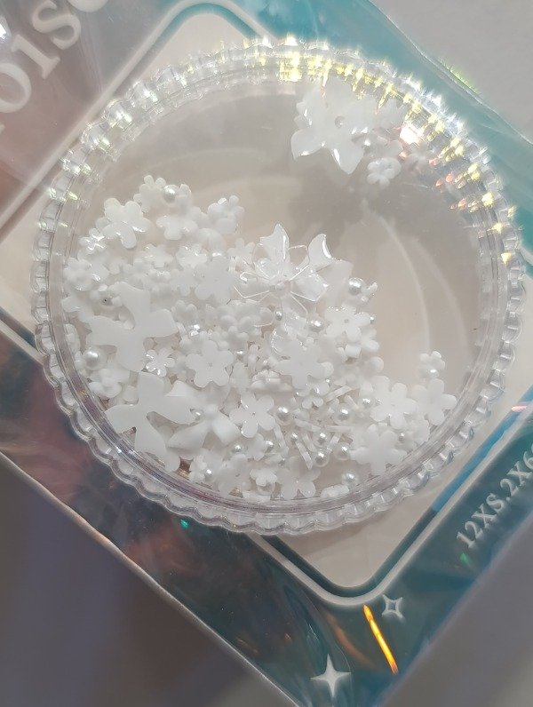Producto - Moños blancos perlas y flores