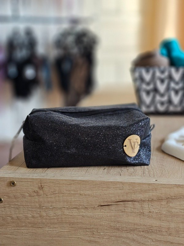 Producto - Neceser negro brilloso