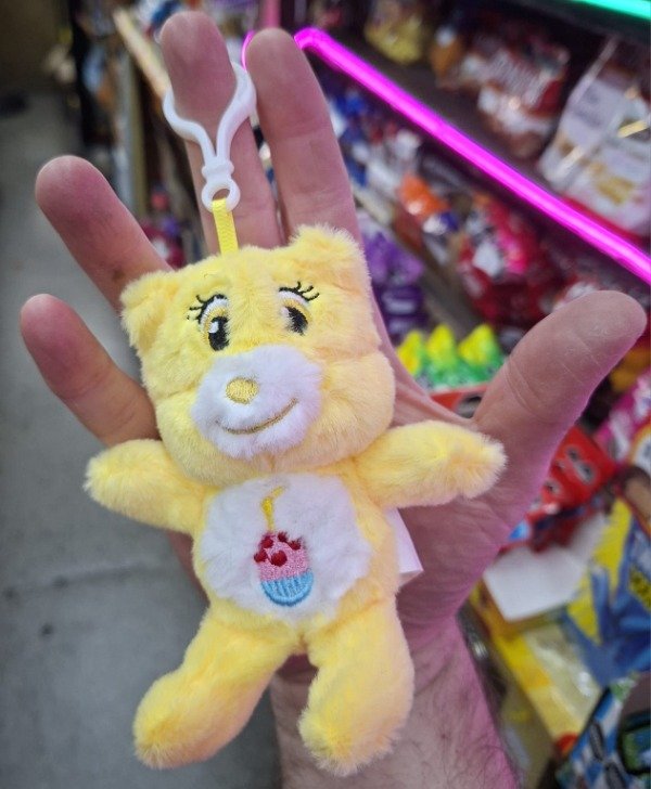 Producto - LLAVERO PELUCHE - OSO CARIÑOSO AMARILLO