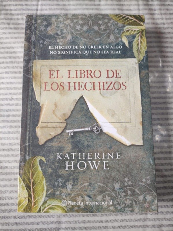 Producto - El libro de lo hechizos de Howe, Katherine
