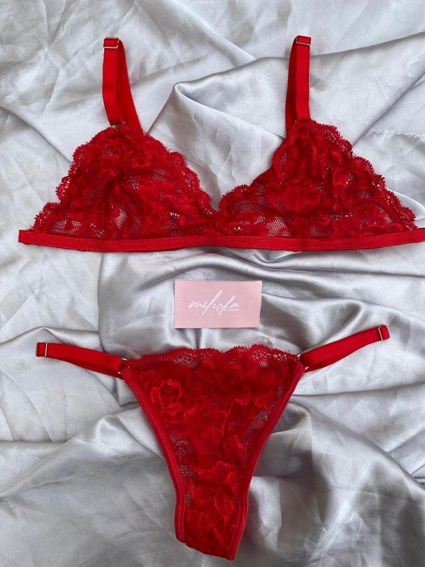 Producto - CONJUNTO TRIANGULO DE PUNTILLA Y LESS REGULABLE ROJO