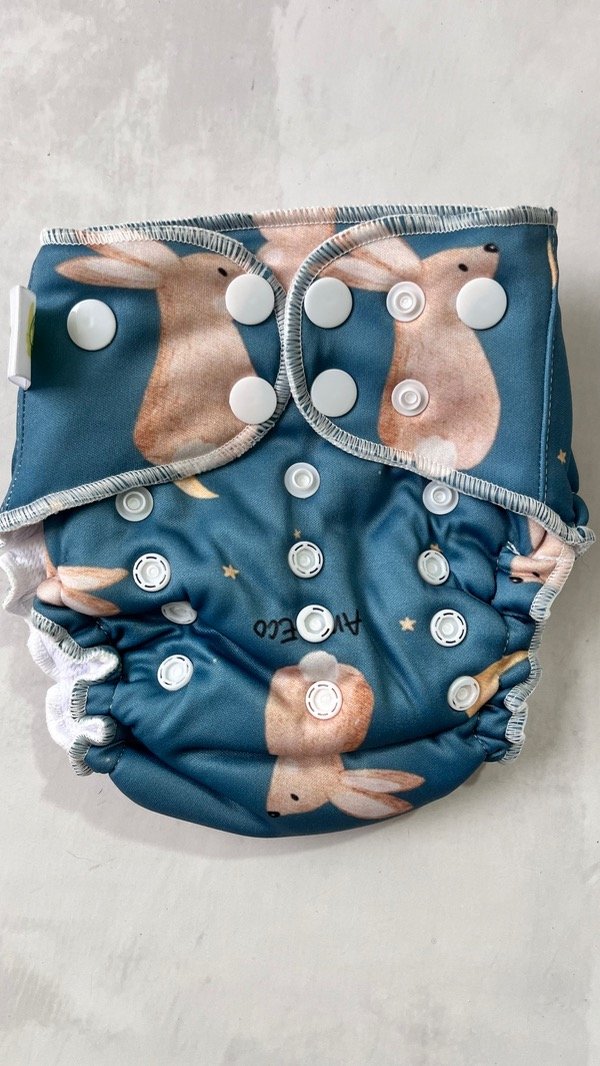 Producto - Pañal polar conejo fondo azulino