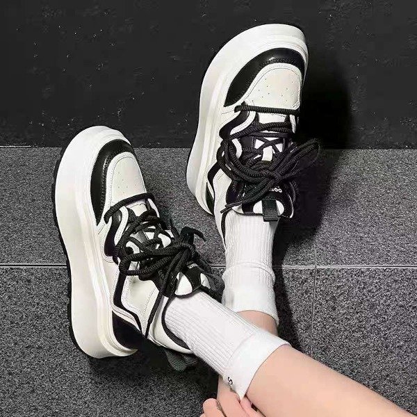 Producto - Zapatillas botitas CHUNKI Blanco con Negro