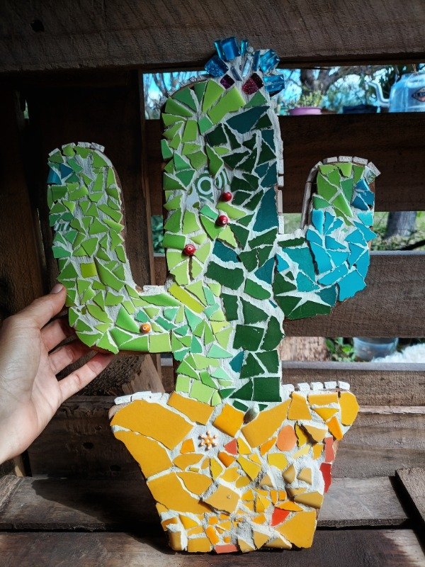 Producto - "Raíz Fuerte" - Cuadro en mosaico artesanal