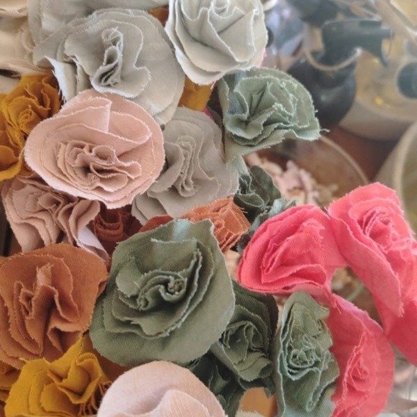 Producto - FLORES DE LIENZO CHICA CON VARILLA DE PINO - 1