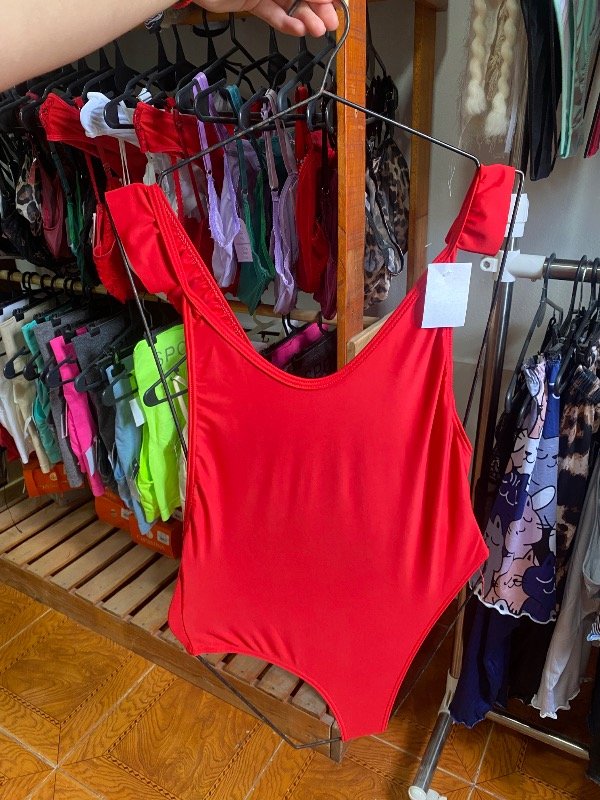 Producto - Enteriza roja volado