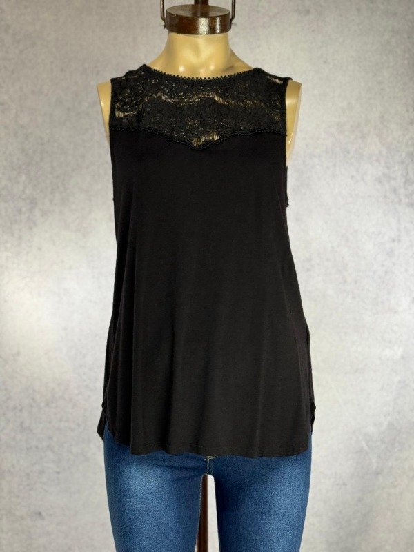 Producto - MUSCULOSA NEGRA HM IMPORTADA