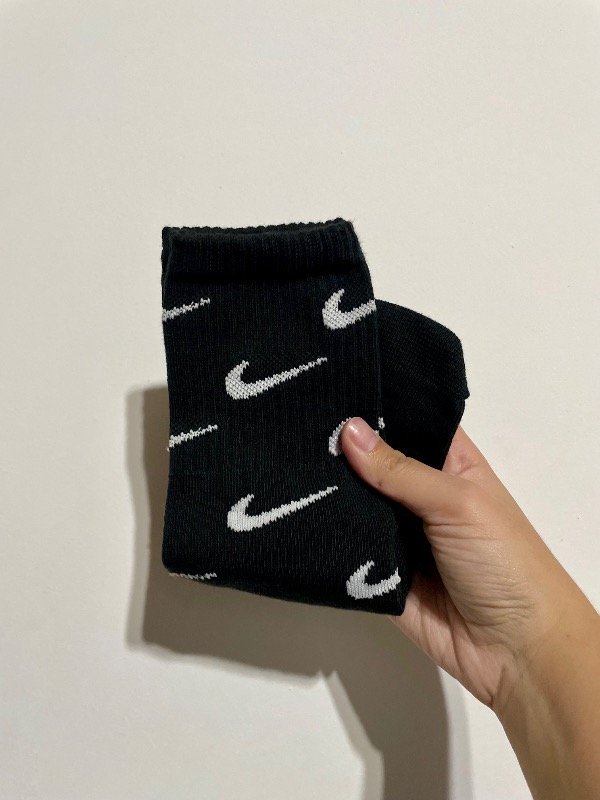 Tenis adulto Nike negra multipipa