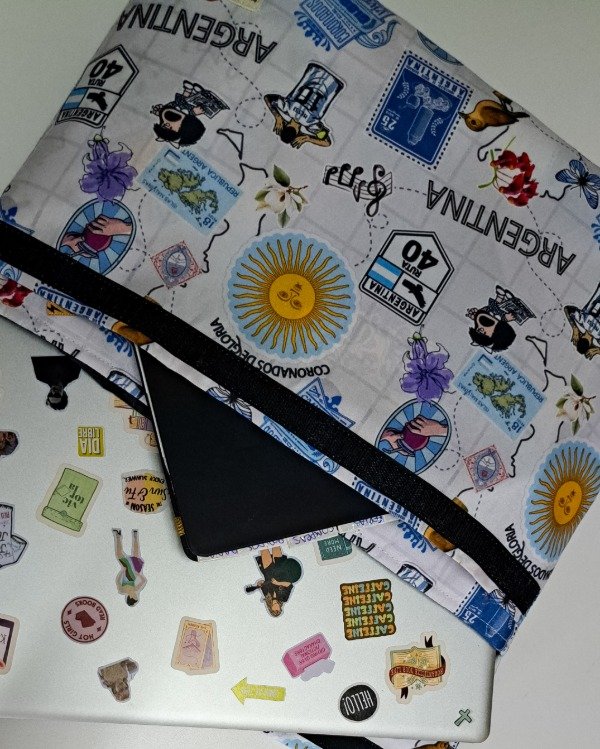 Producto - Funda para notebook Argentina IMPERMEABLE - 4
