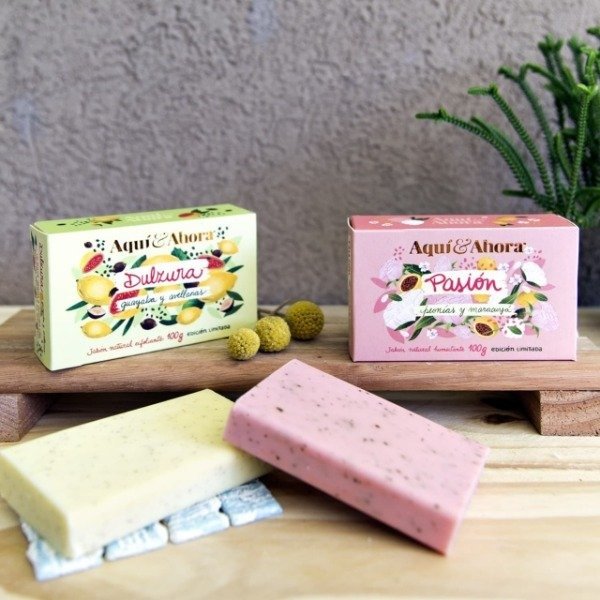 Producto - JABÓN EXFOLIANTE CON CAJA